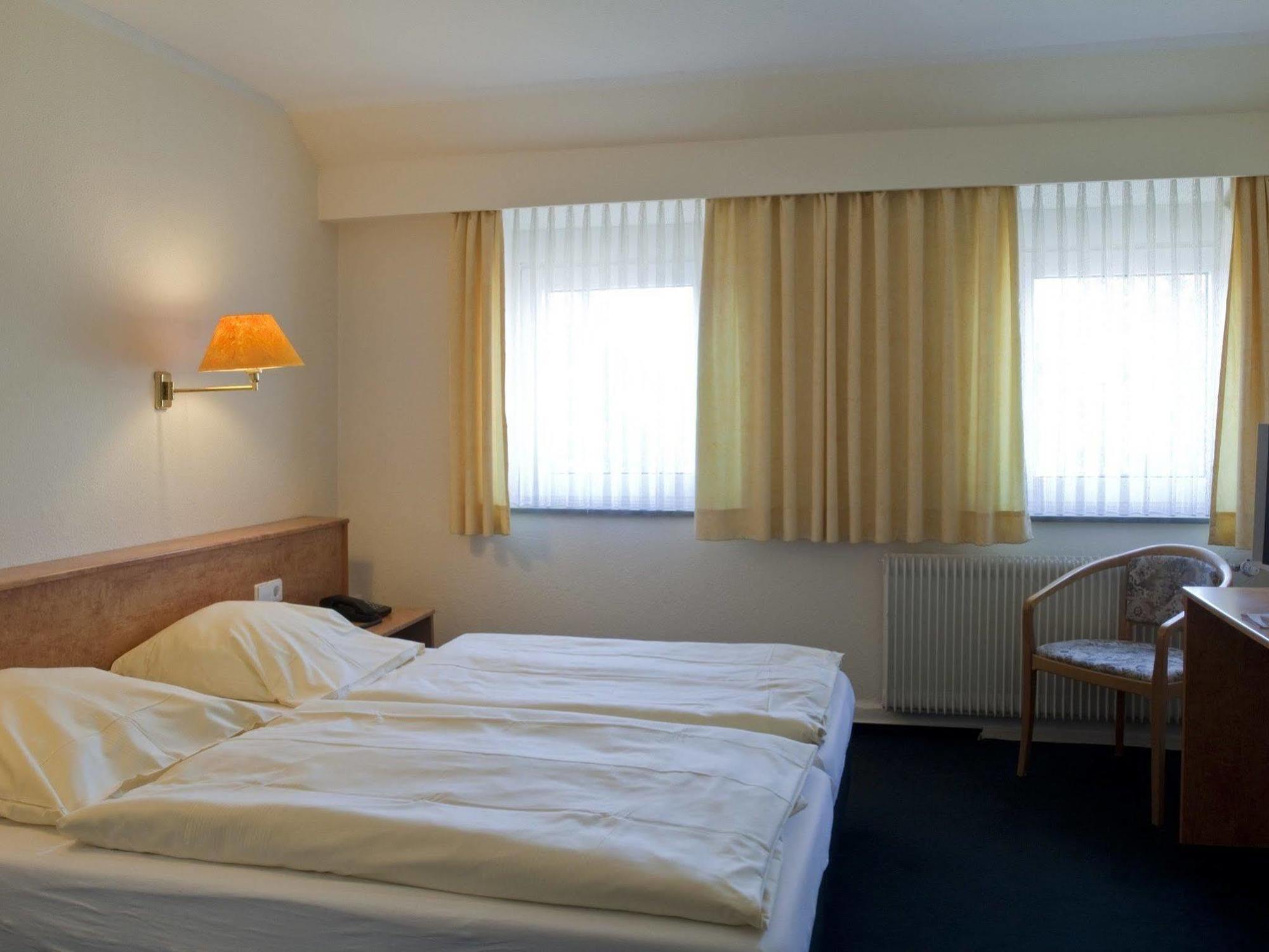 Buescher'S Hotel Und Restaurant Bielefeld Rum bild
